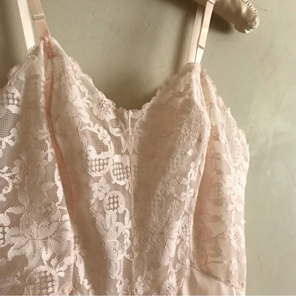 Vintage Vanity Fair Soft Pink Lace Chemise - Picture 2 of 12